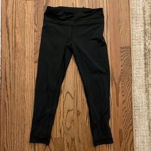 Lululemon black workout leggings - zipper pocket in back